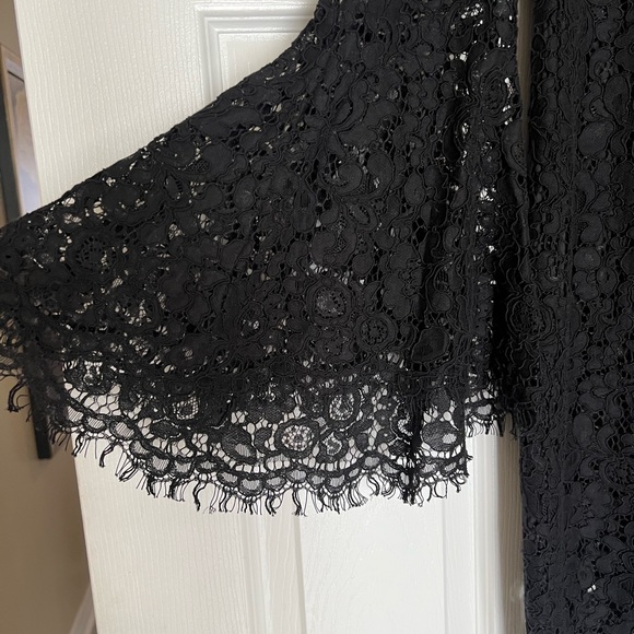 Bardot Formal Black Lace Off the Shoulder Bell Sleeves Dress Size 8 - Picture 6 of 7